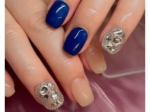 ネイルズナル(Nails Nalu)の雰囲気（ネイビー&ヌーディに埋め尽くしアート）