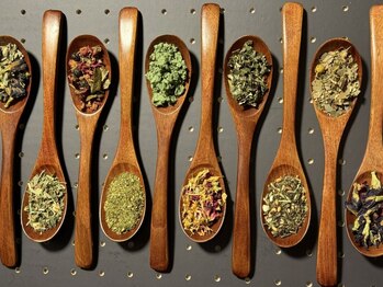 ヨモギヤ(YOMOGIYA)の写真/【OPEN記念2990円～】本格よもぎ蒸しで温活＆デトックス♪通いやすい価格だから続けられる！初めての方も◎