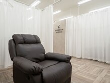 アイドット 難波店(i.)の雰囲気（落ち着いた雰囲気の店内♪眉毛/アイブロウ/眉/まゆげ/間引き）