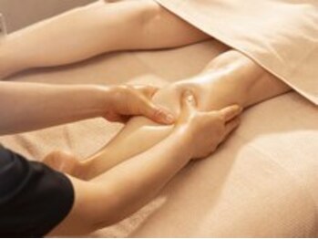 漢方リラクゼーション気寄-Kiyori-【漢方オイル/経絡整体/足つぼ】【4/1 OPEN(予定)】の写真/足ツボ、足裏からふくらはぎ、太ももなど足全体の疲れやむくみをオイルマッサージで解消していきます♪