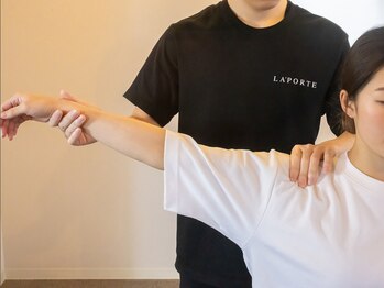 ラポルテ(La'Porte)の写真/慢性的な首肩こりを根本から改善◎ マッサージでは改善しなかった方におすすめ｜オーダーメイド整体