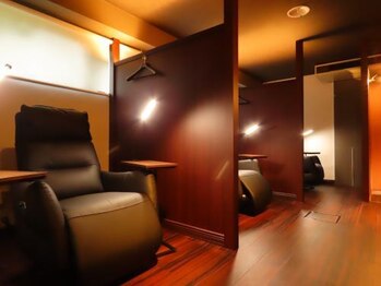 大人ネイル/半個室のサロン