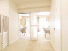 アンジュネイル アンド ビューティーの雰囲気（一人遊びができるお子様は同伴可能です♪）