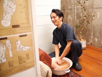 ニヒロ 武蔵小山店(nihilo)/足裏リフレは足浴から始めます!