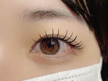 モエバイプティットシュシュ 近鉄八尾(moet. by Petit Chouchou)の写真/【ボリューム派必見☆】華やかなまつ毛＆美眉で垢抜け目元♪憧れの魅せる目元を高技術で叶ます！