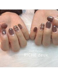 秋のブラウンチェックネイル！