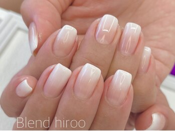 ブレンド 広尾店(BLEND)の写真/【マオジェル導入店｜全70色◎】ちゅるんとした艶感がSNSで話題!肌馴染みがよく,上品で洗練された美爪へ♪