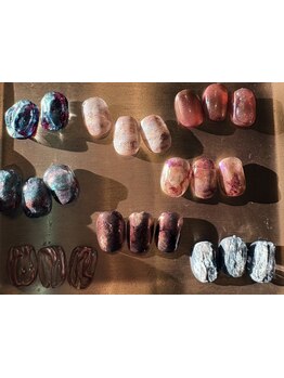 ショートネイルデザインが豊富