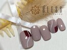 シンプル個性派ネイル