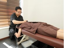 平間アクシス整体院/施術風景