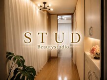 スタッド(STUD)