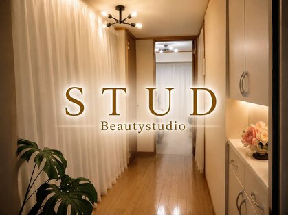 スタッド(STUD)の写真