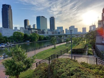 爪切り屋 足楽/天神橋からの大川