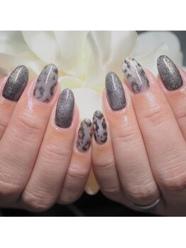 ネイルサロン イツキ(itsuki)/ブラック奥行きレオパードマグ