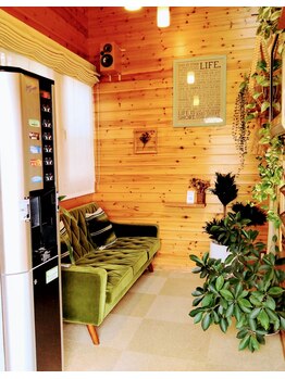 ナチュラルプラス(Natural+)/【4】 待合室です。