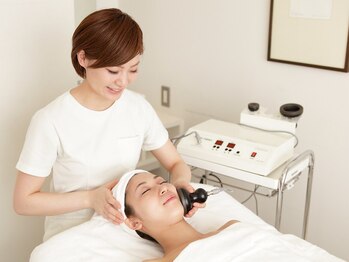 イーズ 大丸東京店/ ≪フェイシャルエステ≫