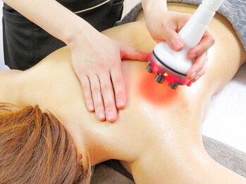 エステサロンブランシュ(Esthe salon Blanche)/ハイパーナイフで辛い肩こりケア