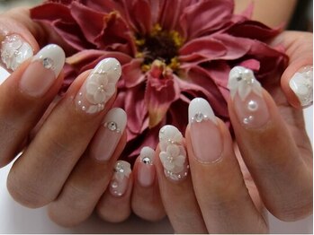 ネイルサロンミキ 横浜(MIKI)の写真/３Ｄバラ/桜/花/レース/ハート等お任せ♪さらに可愛いくしたい方にお薦め♪ブライダルシ-ズン到来!横浜駅
