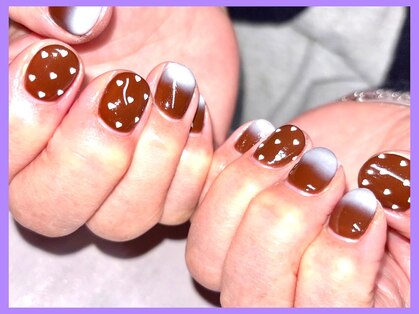 パープルの爪屋の写真