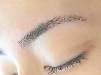ケイトネイル(Kateネイル)の写真/【巌根駅】自眉毛×骨格を活かして似合わせ黄金比眉を実現☆お顔の印象を決める眉毛もプロの手で美しく♪