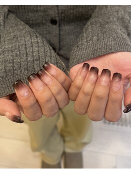 リット 代々木上原(lit.)/Jr.ネイリスト グラデーション