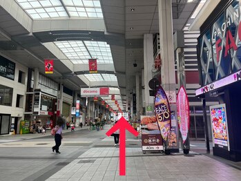 アイラ 熊本下通店(EYELA)/一つ目の角もまっすぐ進みます