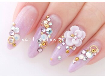 華やか☆ブライダルネイル