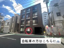 ルル(RuRu)の雰囲気（窓のポスターが目印です♪）