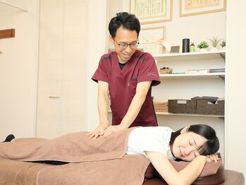 治療院 紬(つむぎ)の写真/腰痛や姿勢の歪みが気になる方にオススメ！急な腰痛や慢性の腰痛にも対応◎