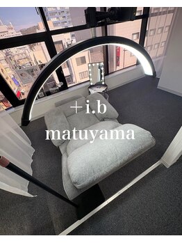 プラスアイビー 松山店(+i.b)の写真/落ち着いた空間でリラックス。眉毛サロンでお肌も一緒に整える贅沢なひと時を！
愛媛/松山/毛穴ケア