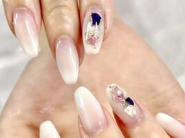 上品白グラデ＆シェルアート