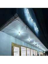 ヌンバイブリック(nun by Blic)/夜のネオンが可愛い