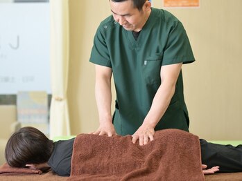 しま整骨院/腰の施術
