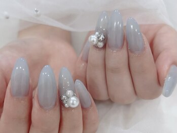 ワンカラー+有料ビジューパーツ