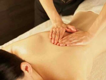 由縁の写真/【当店オリジナル！】精油の力で心の疲れを溶かす。大人女性の為のカスタムトリートメントで深い癒しを♪