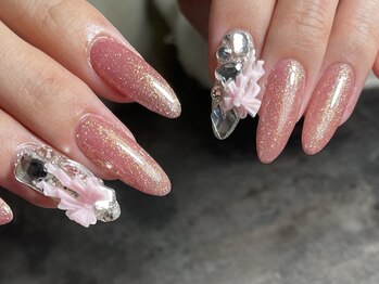 キラキラ埋め尽くしネイル