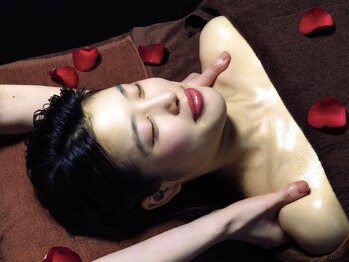 サロンモノクローム/天然アロマオイルを使用♪