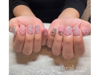 ヒールネイル(heal nail)/キラキラネイル