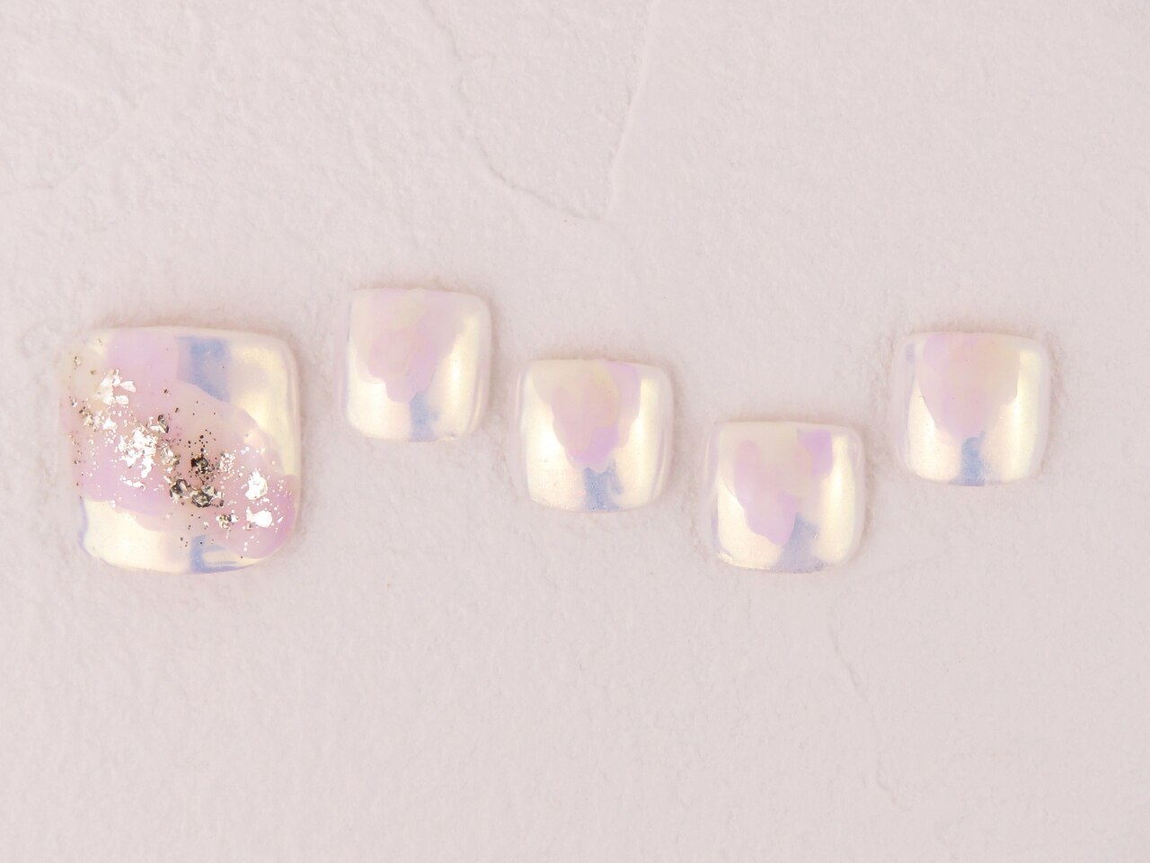 2025年秋トレンド】ミラー フットのネイルデザイン集｜人気順