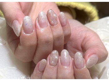 ティアリス(NAIL SALON TIARIS)/ホワイトグラデ/2本アート