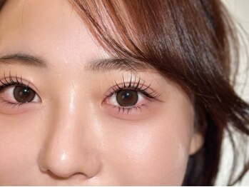 スア プレイス(SUA Place)の写真/【&healthy導入店】マツエク装着後にパーマをあてる最新技術♪グルーとパーマ液の効果で今までよりモチUP♪