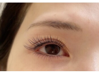 フクゥ(HUQUE+[])の写真/下まつ毛もLEDで！高持続LEDフラットラッシュで叶う持ちの良さ、軽さ＆朝のメイク時間に！梅雨時期に最適＊