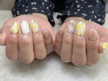 ココズルーム(KOKO's Room)/チューリップネイル