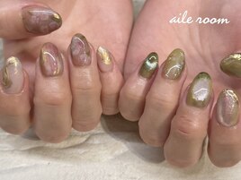 ピンク グリーン ちぐはぐネイル