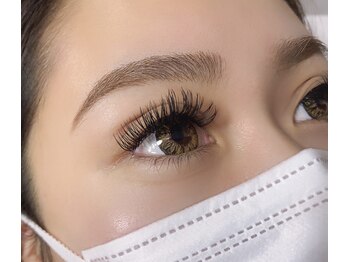 アンムートルーナ(Anmut Luna)/メガマットボリュームラッシュ