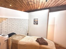 ルミエール シーサイド(L’MIERE seaside)/施術ベッドルーム１