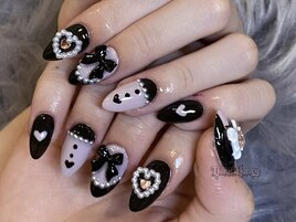 黒×ピンク量産型ネイル