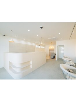 ゆったり空間で施術が受けられるサロン