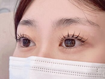 ティム(tim.)の写真/【大人気★まつ毛パーマ初回4200円】ナチュラルな抜け感がほしい方は上下まつパや眉毛セットがオススメ◎