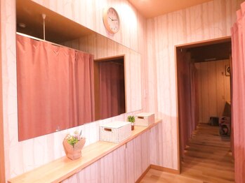 癒林(イーリン)/清潔感のあふれる空間です。